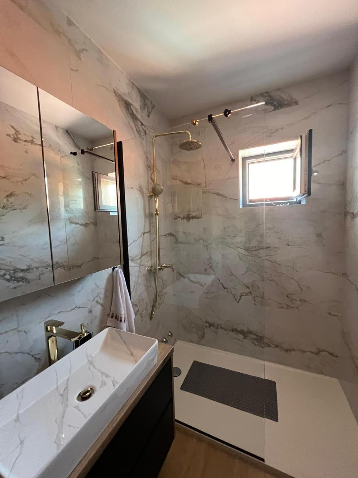 Apartmani Karla Paklenica Starigrad Paklenica Exterior foto
